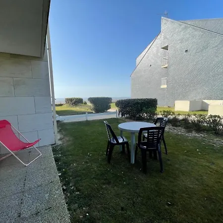 A 50m Avec Terrasse Et Jardin - Fr-1-361-14