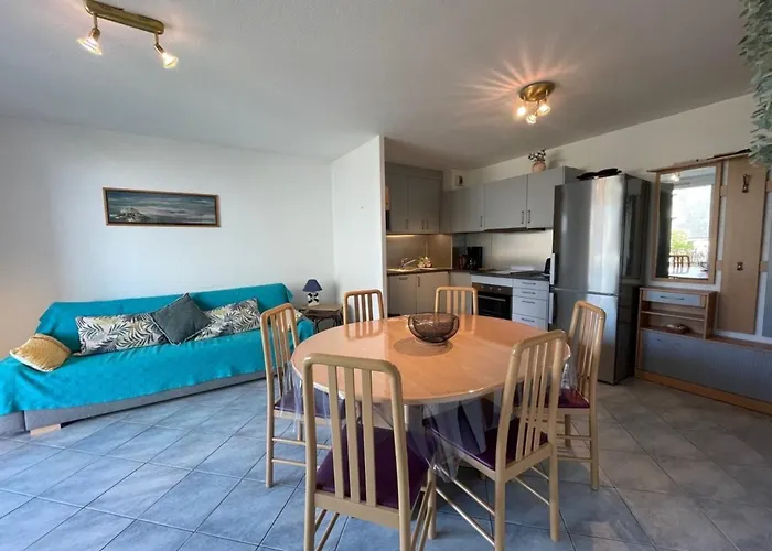 A 50m Avec Terrasse Et Jardin - Fr-1-361-14 *